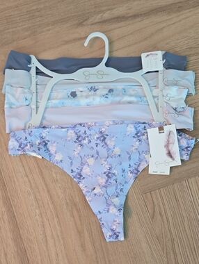 Jessica Simpson Lavender Floral Thong Panties - 5-Pack Large